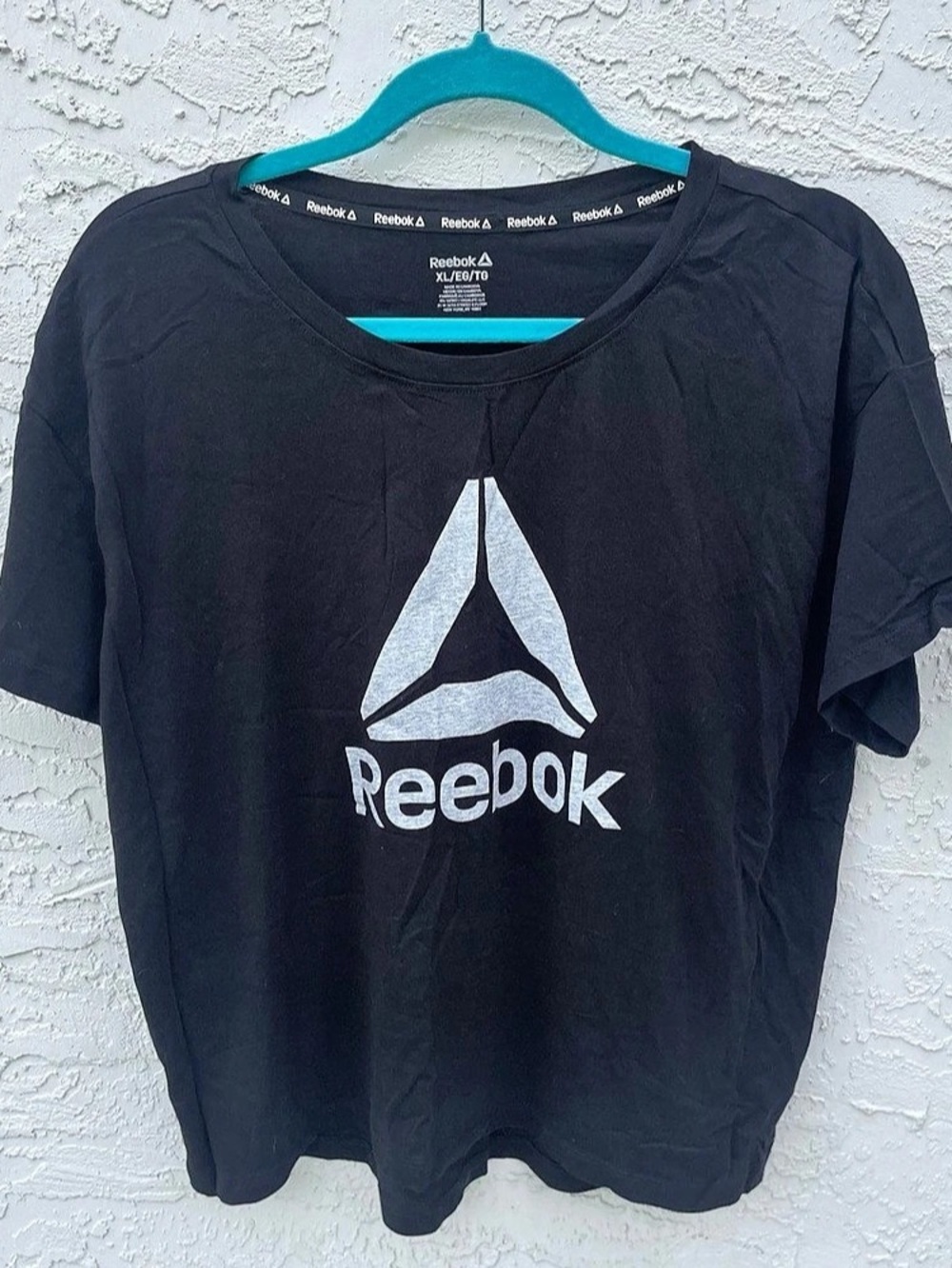 Reebok Graphic Tee in Black Size XL
